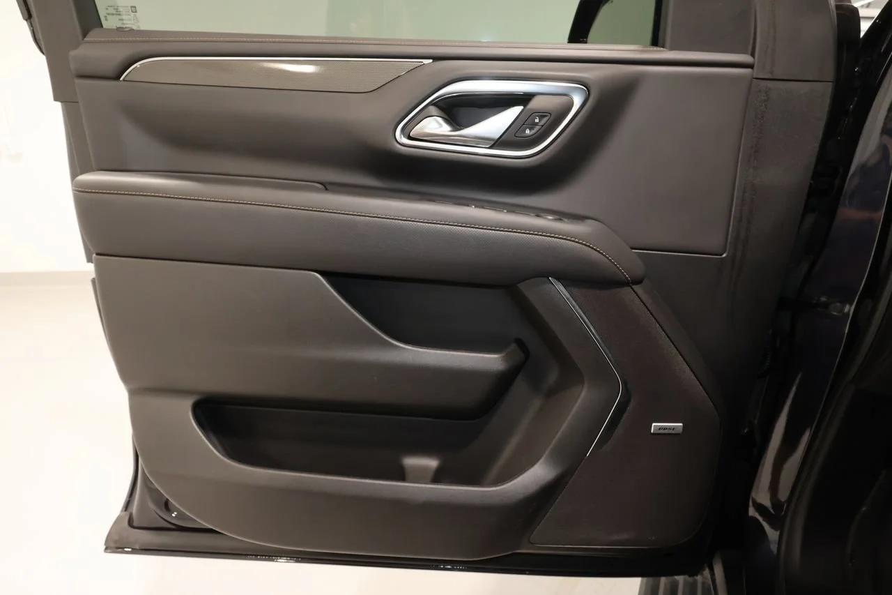 Used 2024 Titanium Rush Metallic GMC AT4 image 22