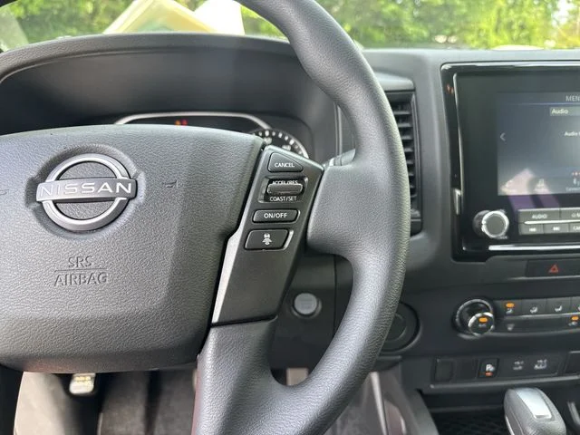 Used 2022 Red Nissan S image 17
