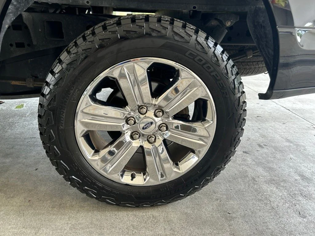 Used 2019 Black Ford XLT image 18