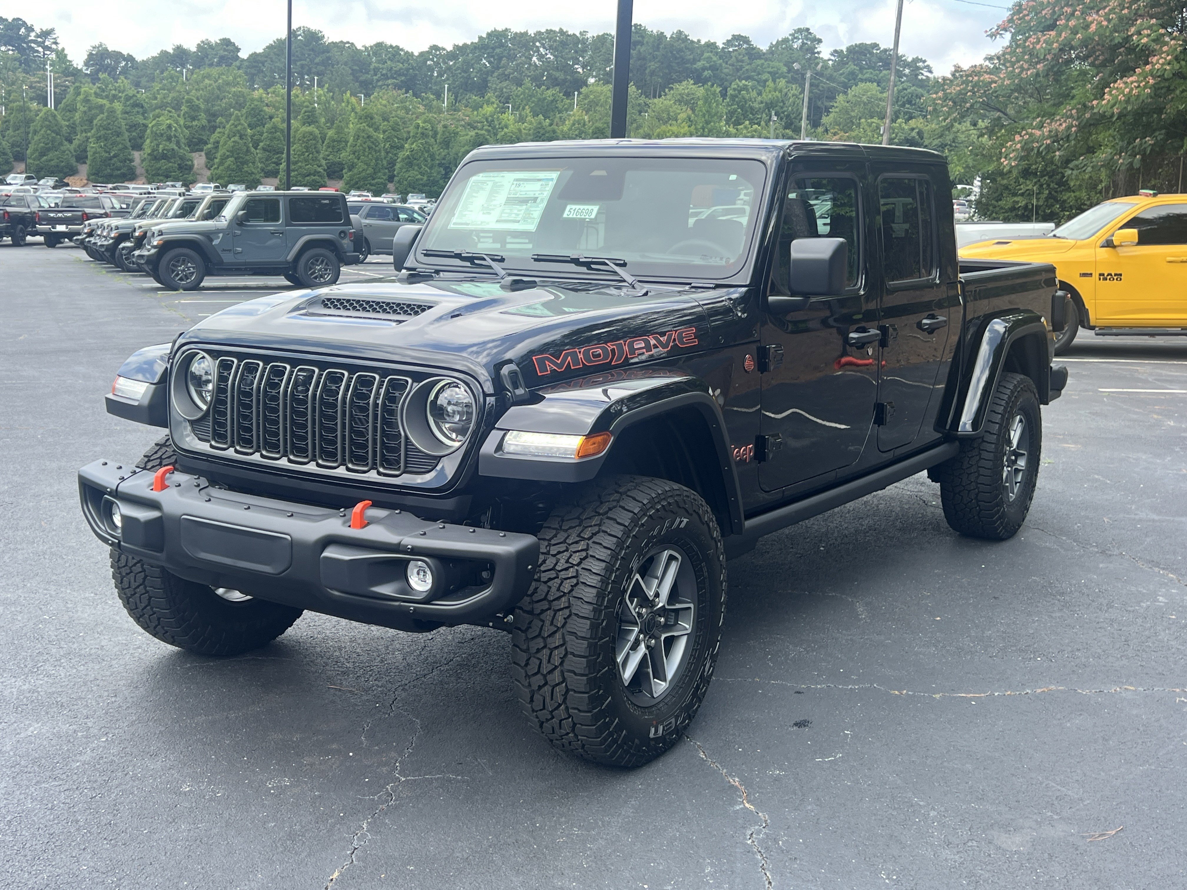 New 2026 Black Clear-Coat Exterior Paint Jeep Mojave X image 3