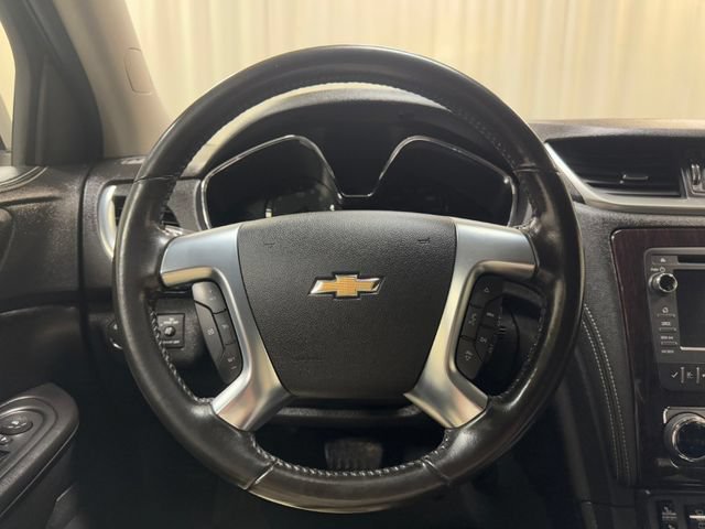 Used 2015 TUNGSTEN METALLIC Chevrolet LT image 17