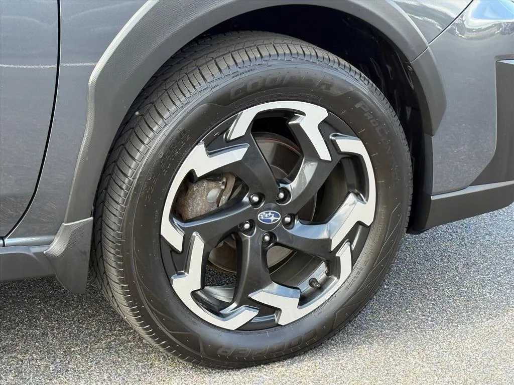 Used 2021 Magnetite Gray Metallic Subaru Limited image 9