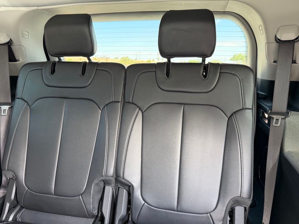 Used 2021 White Jeep Limited image 9