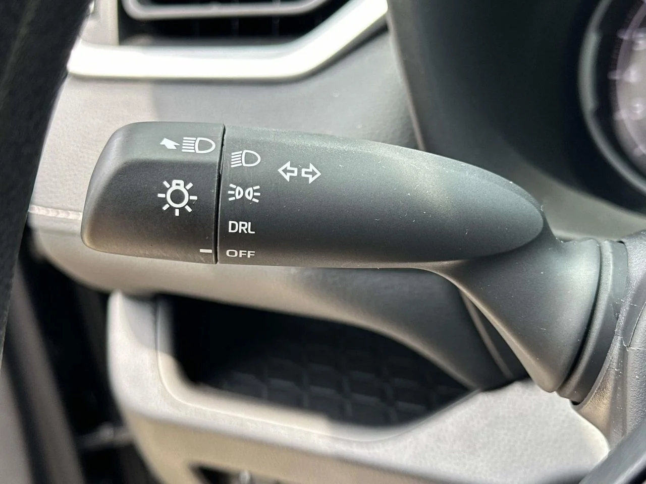 Used 2025 Midnight Black Metallic Toyota LE image 27