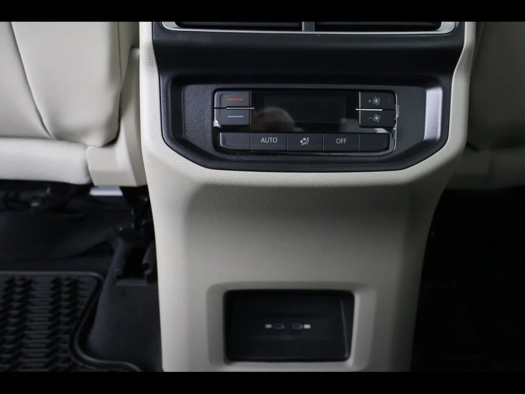 New 2026 Black Volkswagen 2.0T SE image 11