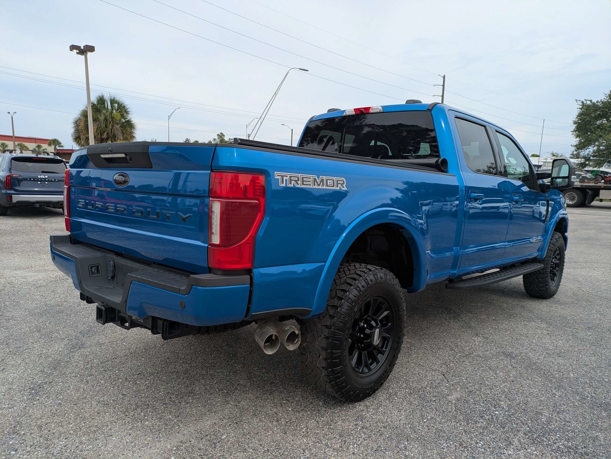 Used 2020 Velocity Blue Metallic Ford LARIAT image 4