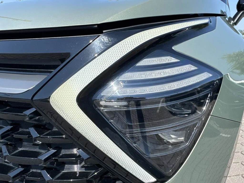Used 2024 Green Kia X-Pro Prestige image 10