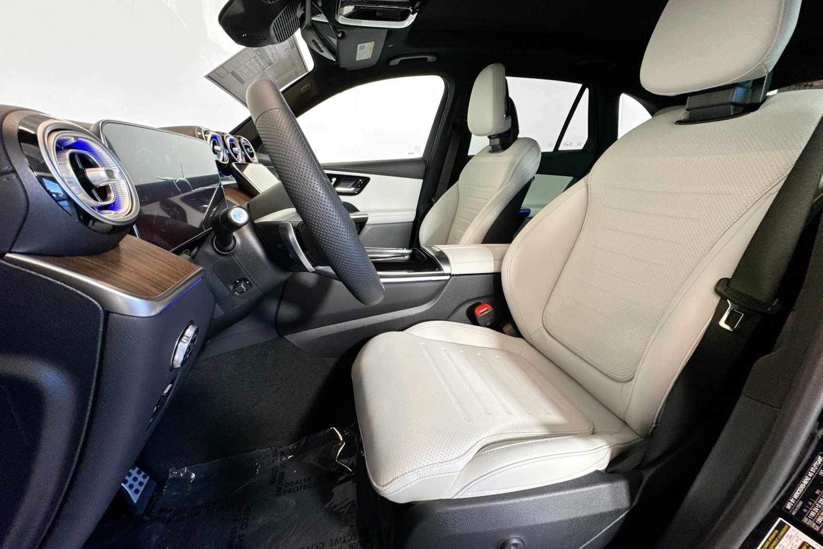 New 2026 Obsidian Black Metallic Mercedes-Benz GLC 300 image 18