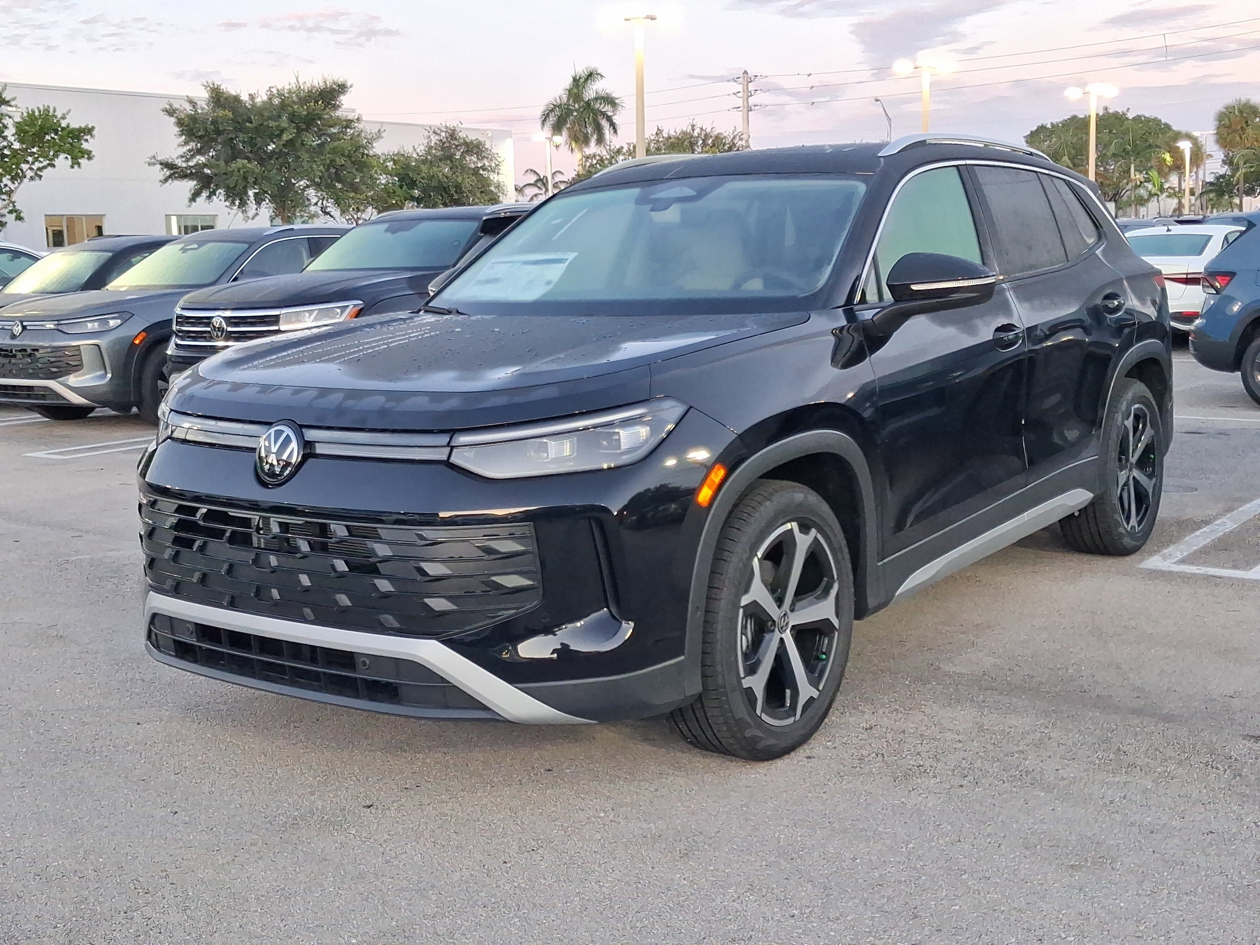 New 2026 Black Volkswagen 2.0T SE image 3
