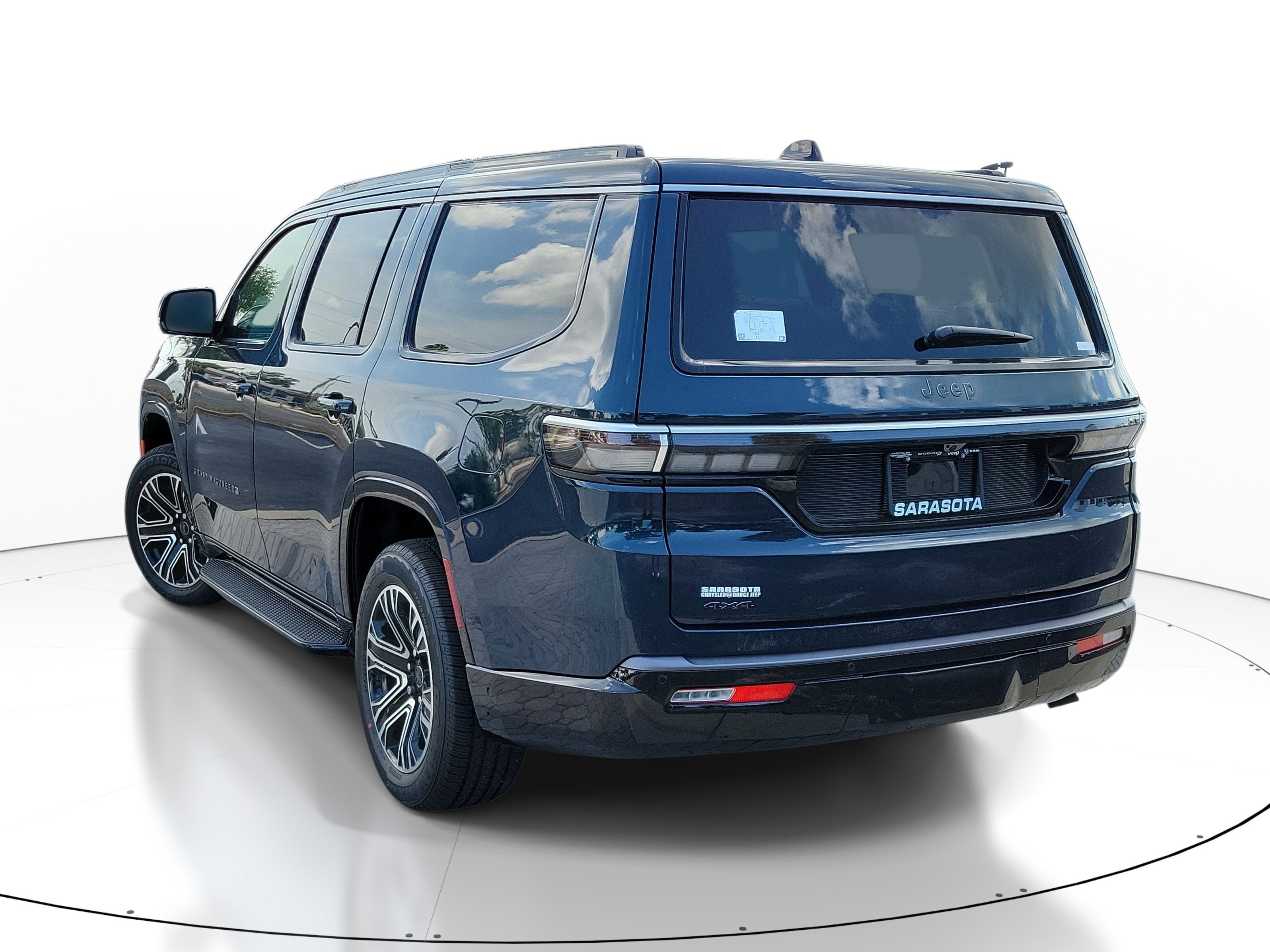 New 2026 Fathom Blue Pearl-Coat Exterior Paint (Late Availability) Jeep  image 4