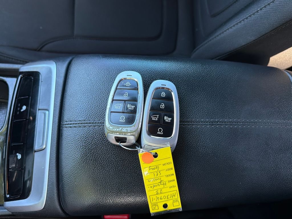 Used 2023 Amazon Gray Hyundai SEL image 23