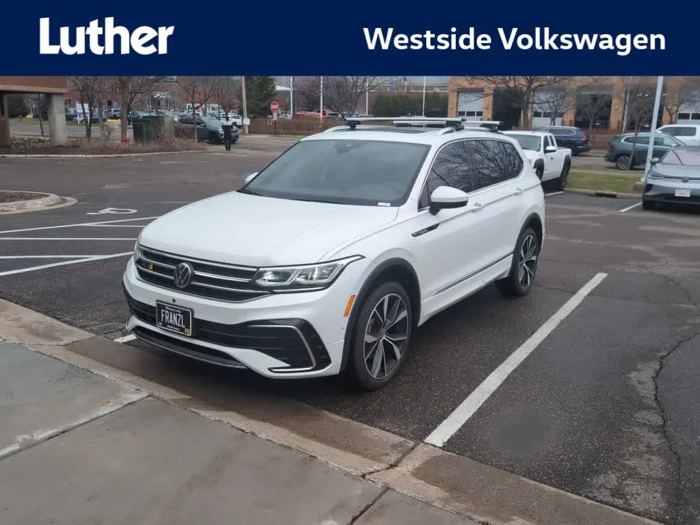 2023 Volkswagen Tiguan 2.0T SEL R-Line 4Motion's photo