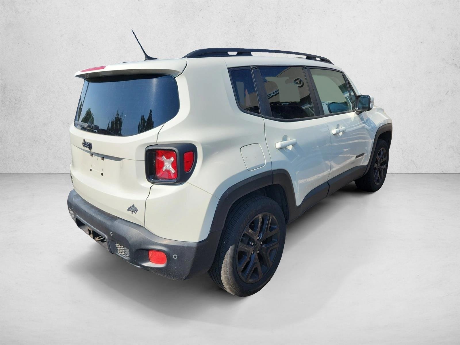 Used 2017 Alpine White Jeep Altitude image 7