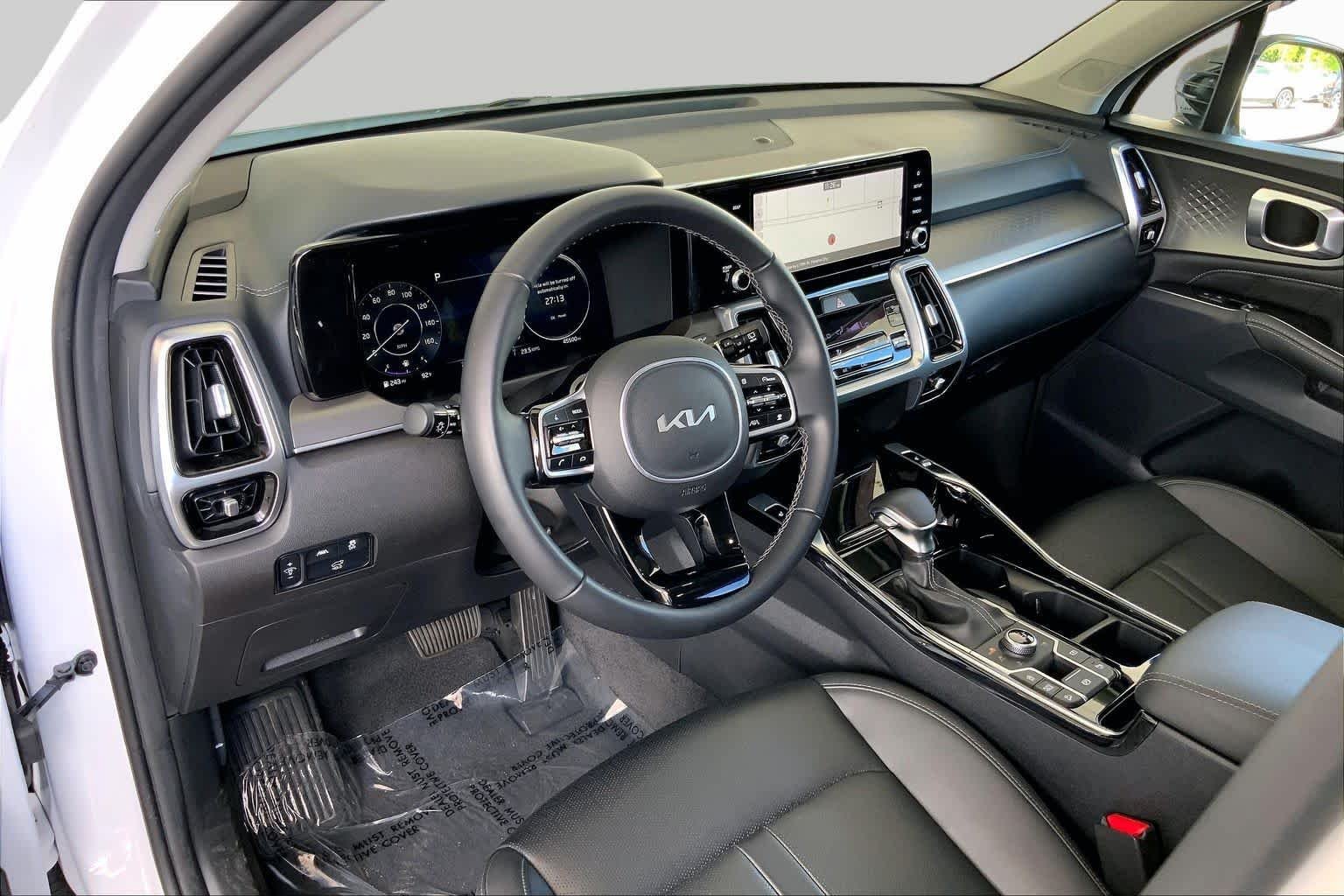 Used 2023 Glacial White Pearl Kia SX image 18