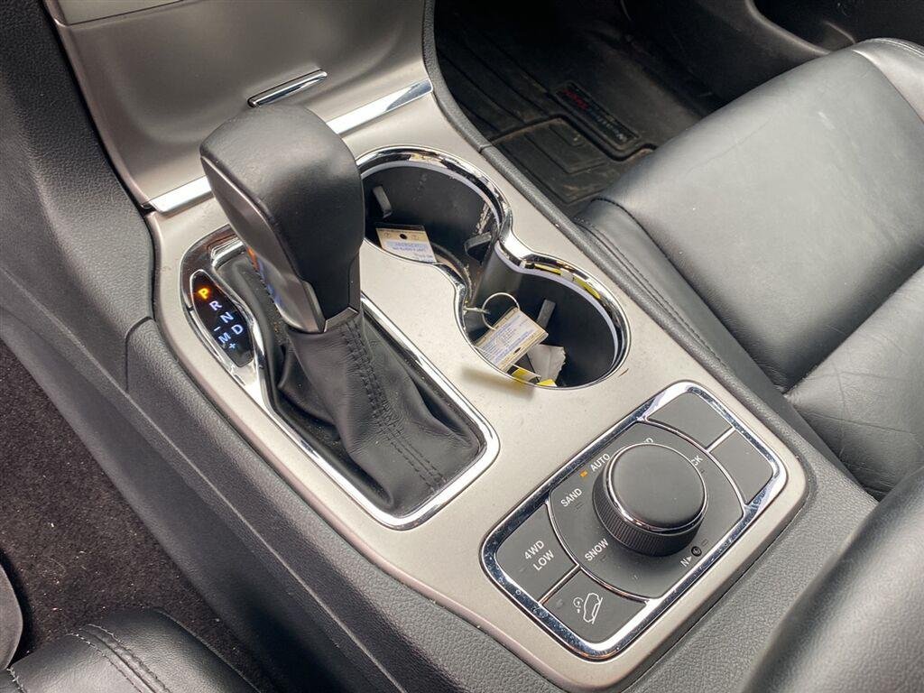 Used 2018 True Blue Pearlcoat Jeep Limited image 20