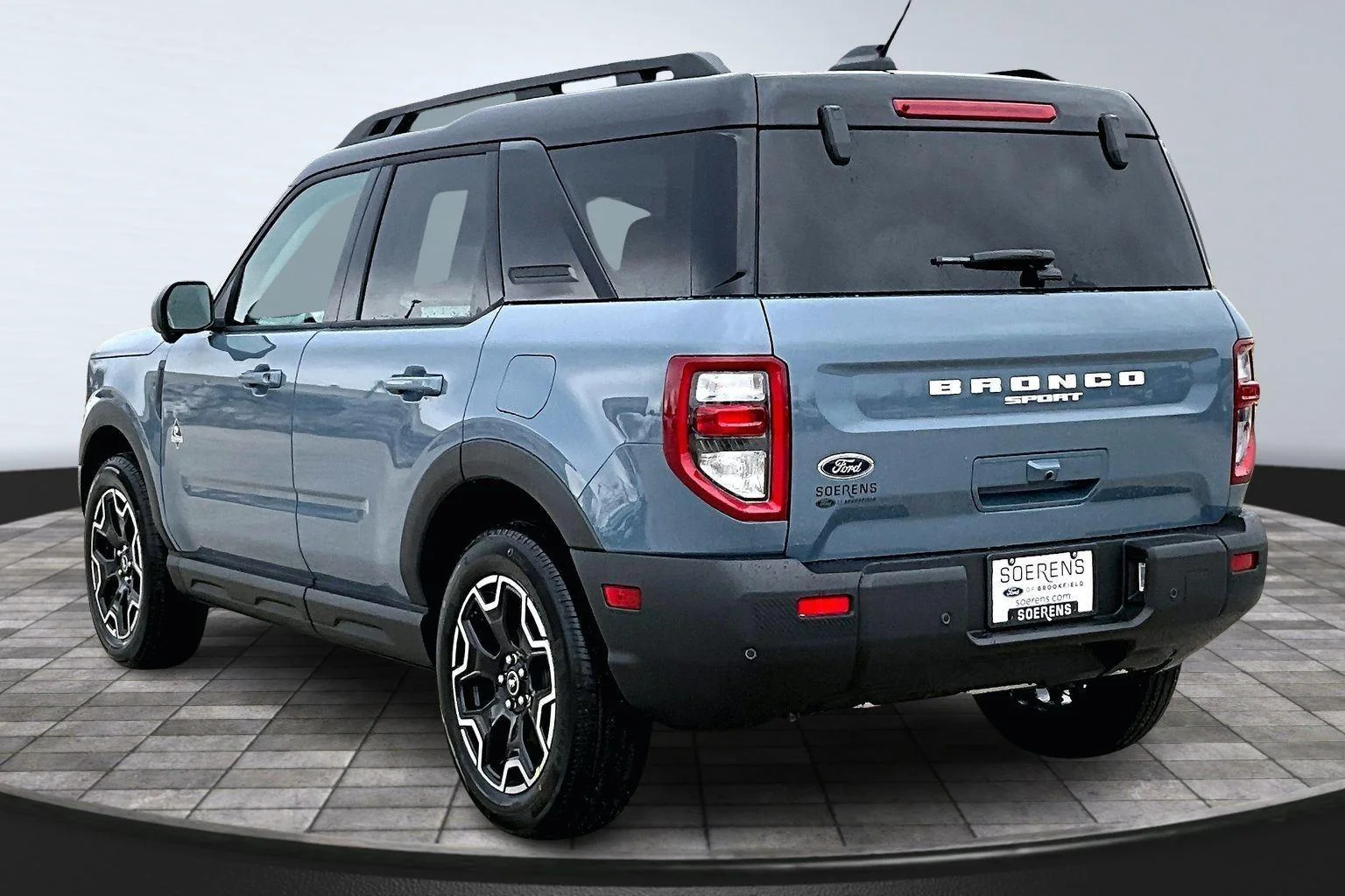 New 2025 Azure Gray Metallic Tri-Coat Ford Outer Banks® image 4