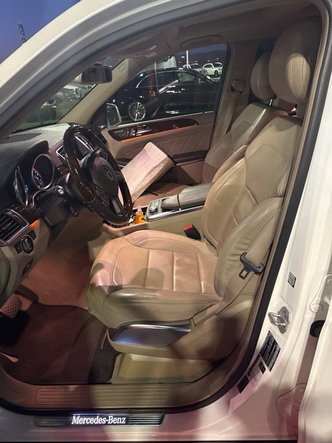 Used 2015 Diamond White Mercedes-Benz GL 550 4D Sport Utility 4MATIC® image 5