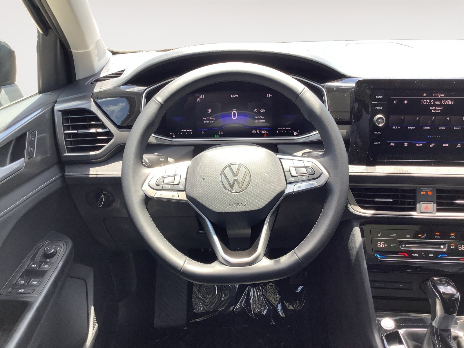 New 2026 Deep Black Pearl Volkswagen SE Black image 15