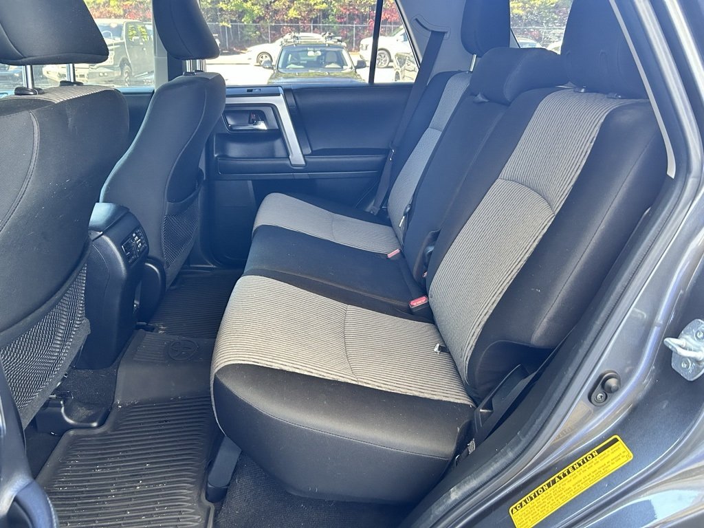 2020 Toyota 4Runner SR5 photo 4