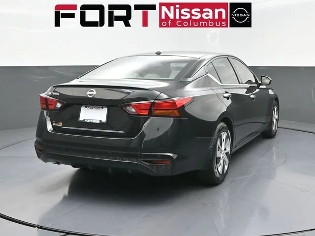 Used 2020 Black Nissan 2.5 S image 6