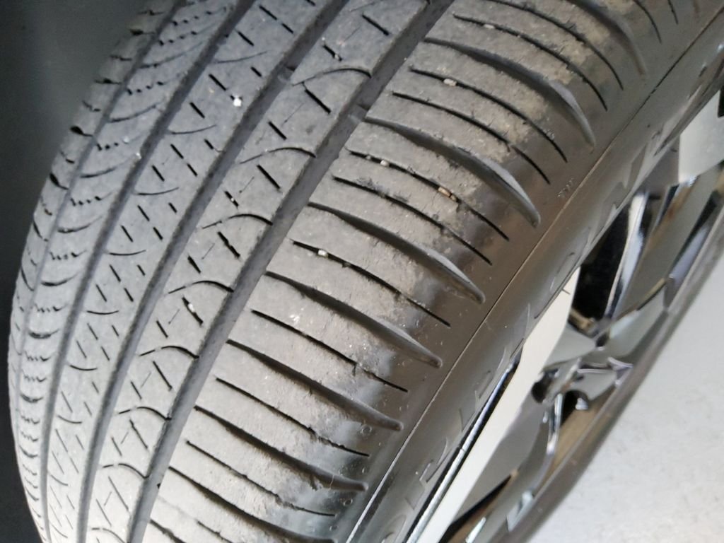 Certified Used 2024 Silver Kia S image 22