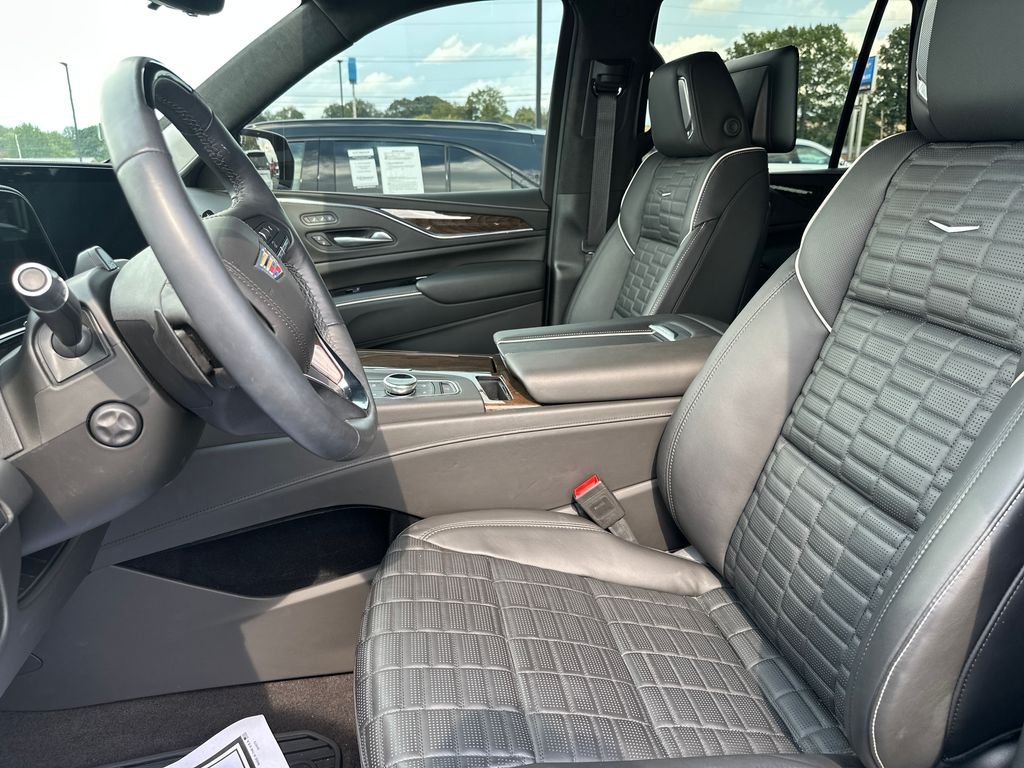 Used 2024 Silver Cadillac Sport Platinum image 13