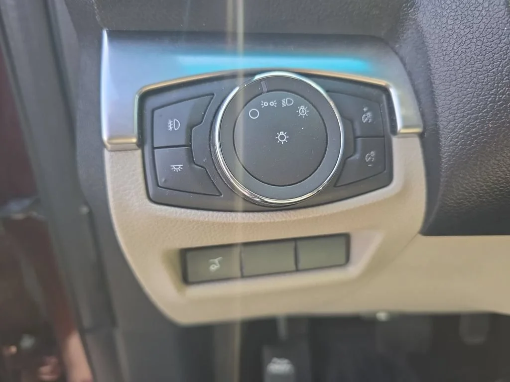 Used 2018 Red Ford Limited image 24