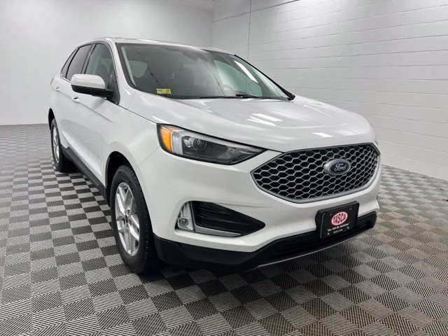 Used 2023 White Ford SEL image 1