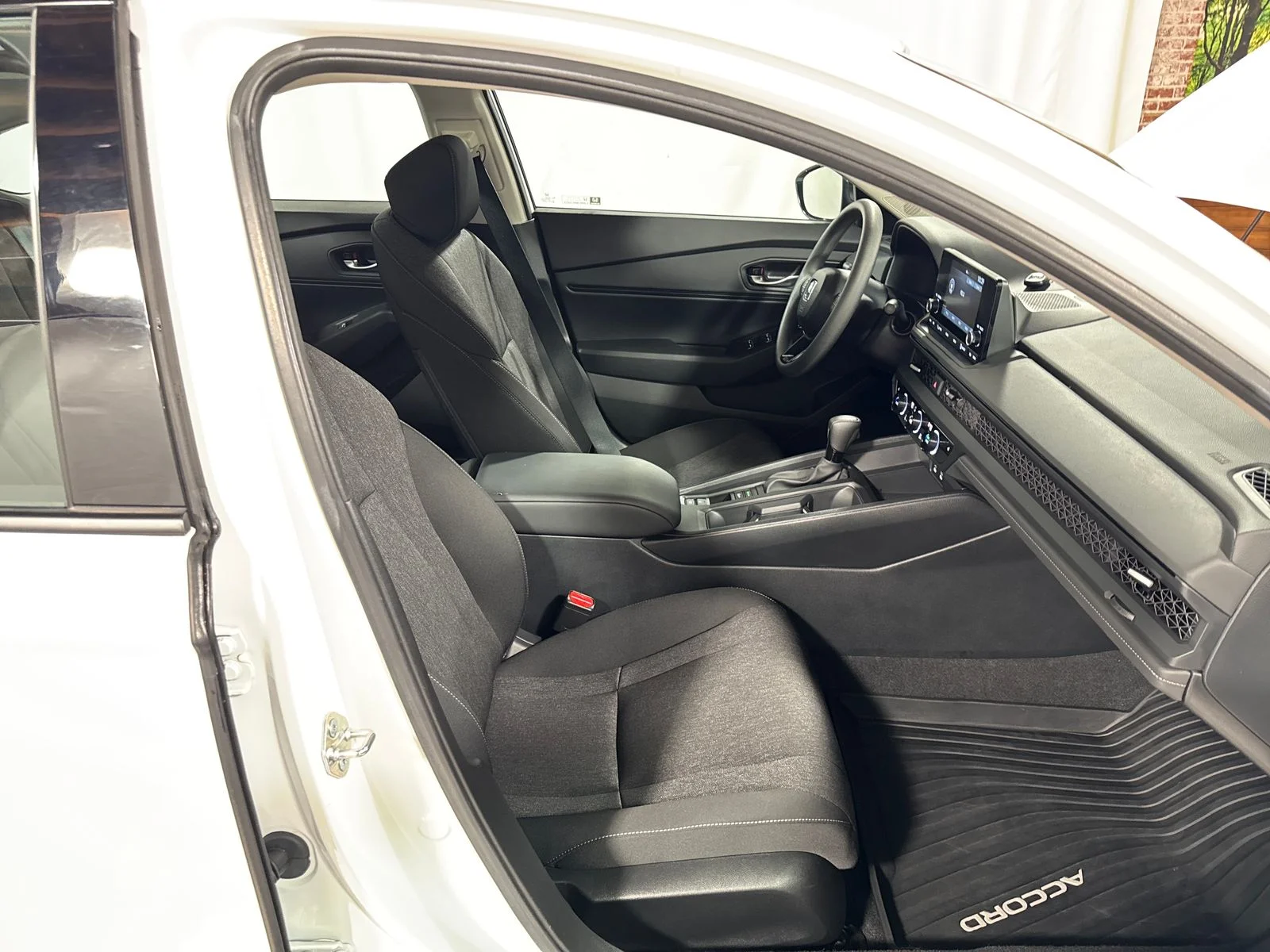 2025 Honda Accord SE - Photo 27
