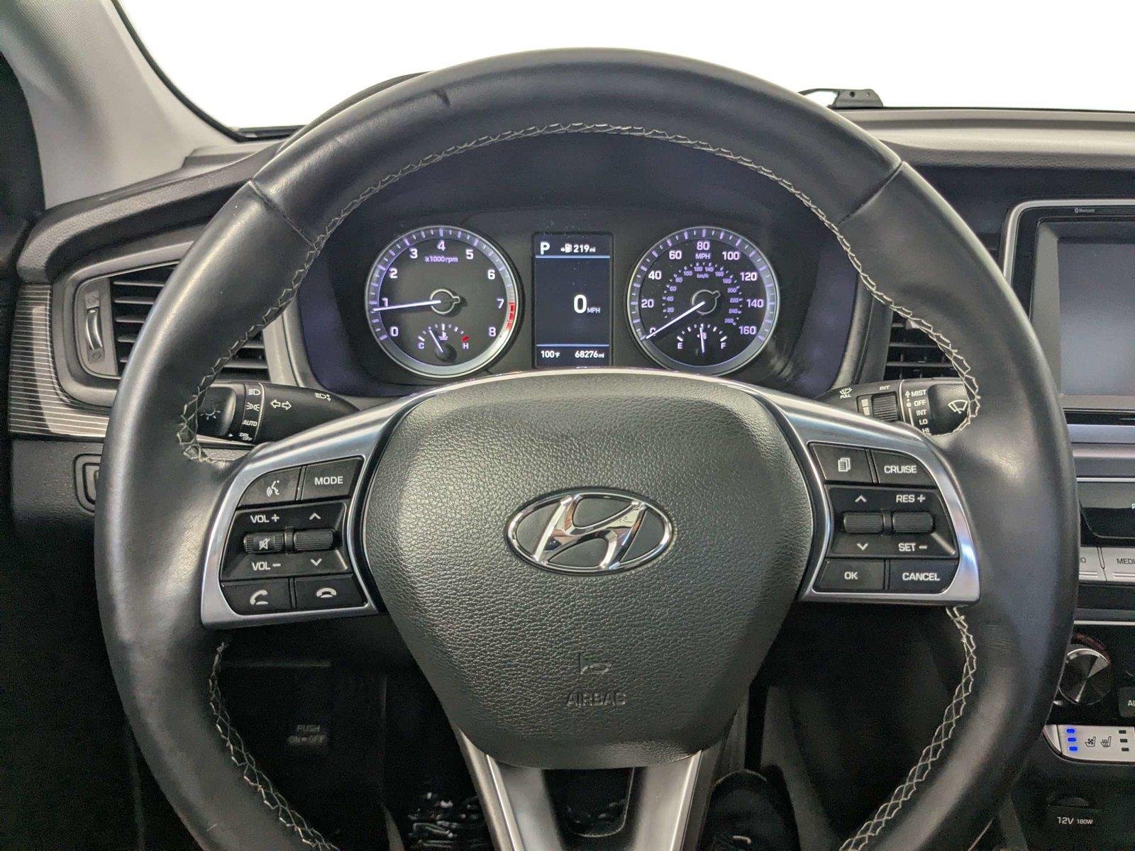 Used 2018 Phantom Black Hyundai Limited image 18