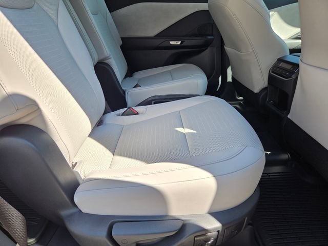 New 2026 Wind Chill Pearl Lexus PREMIUM AWD image 28
