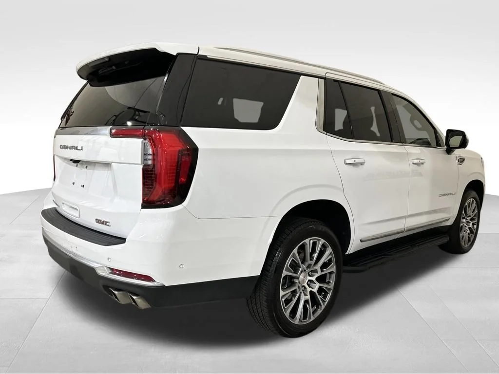 Used 2025 White GMC Denali image 5