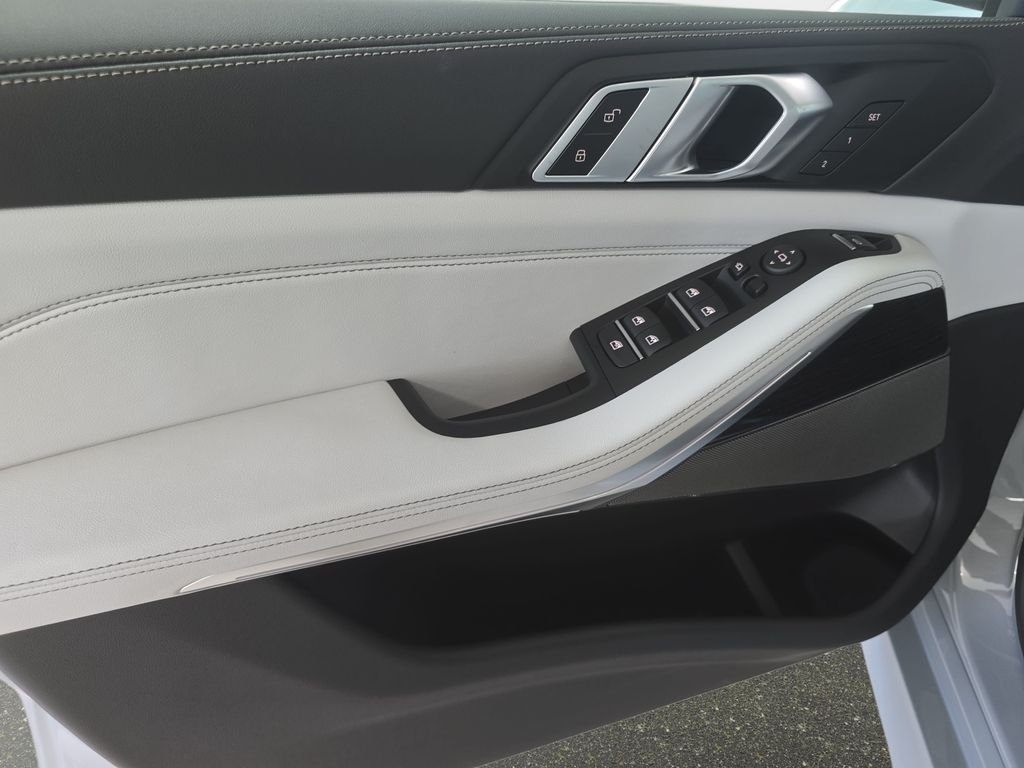 New 2026 Brooklyn Grey Metallic BMW xDrive40i image 14