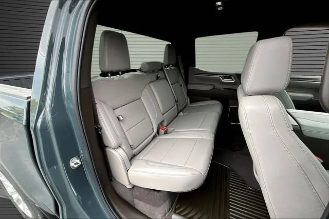 2025 Chevrolet Silverado 1500 LTZ - Photo 10