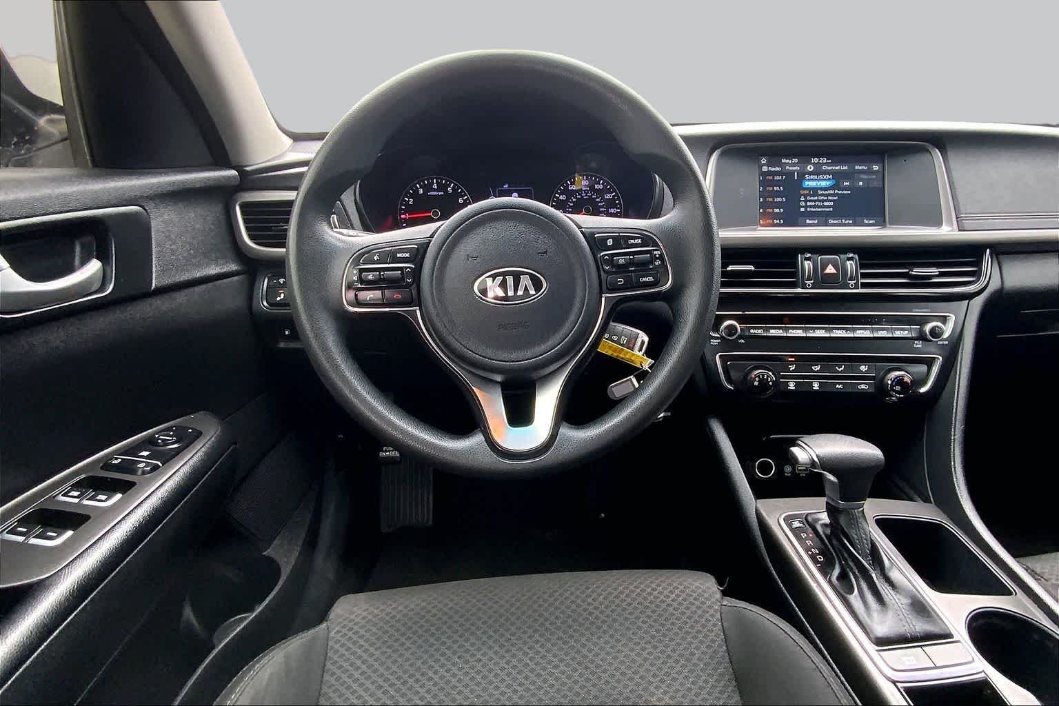 Used 2018 Snow White Pearl Kia LX image 6