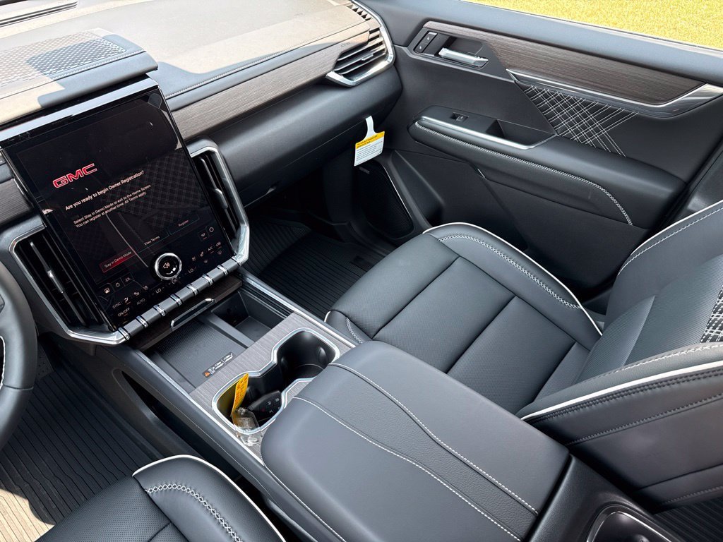 2026 GMC Acadia Denali - Photo 18