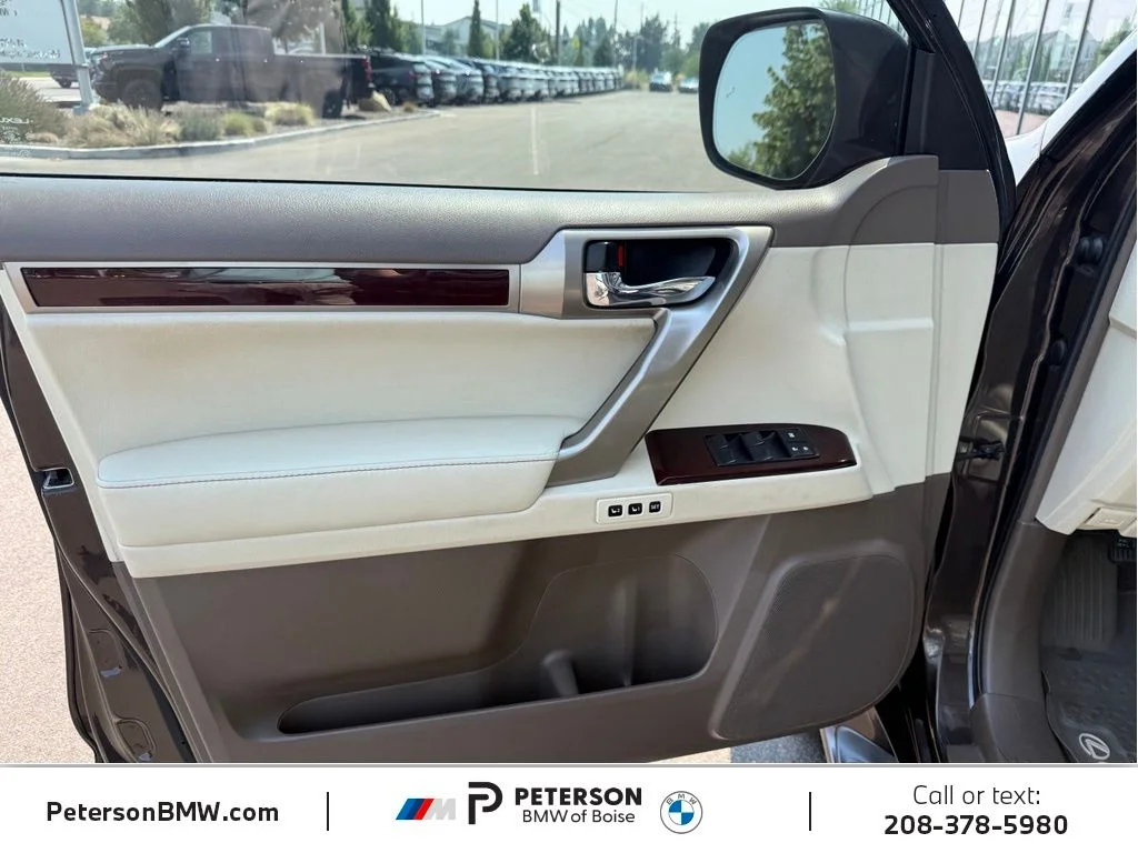 Used 2017 Red Lexus 460 image 14