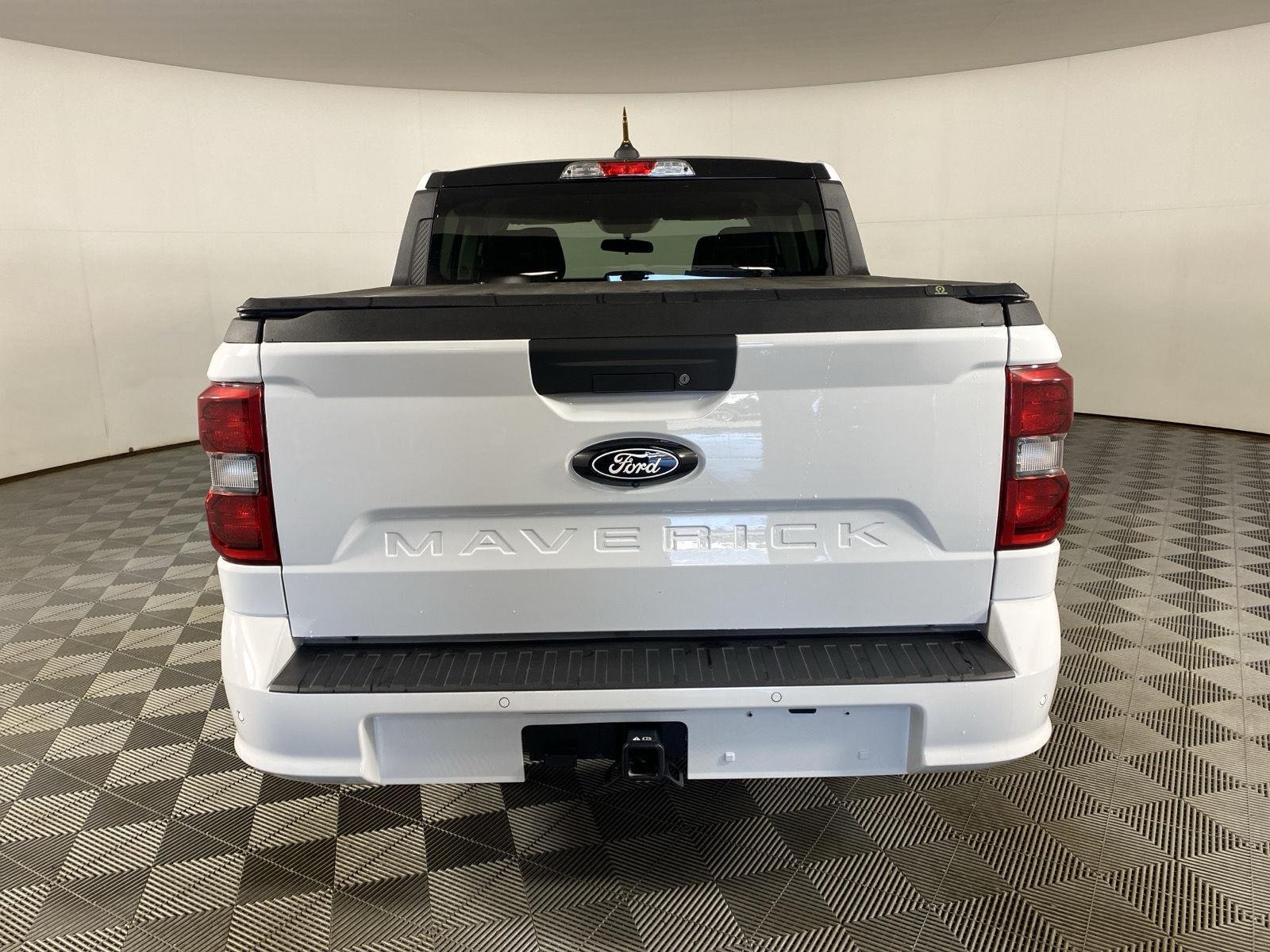 Used 2025 Oxford White Ford Lobo image 9