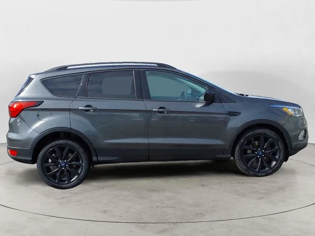 Used 2019 Magnetic Ford SE image 6