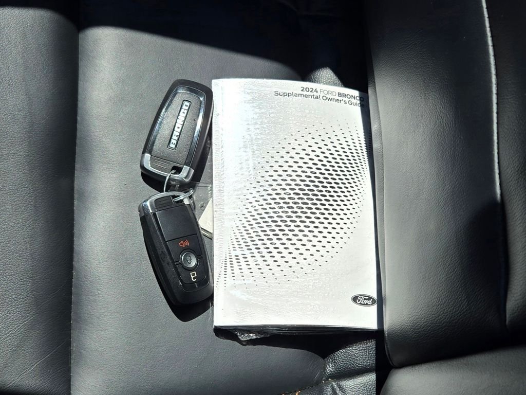 Used 2024 Green Ford Badlands image 13