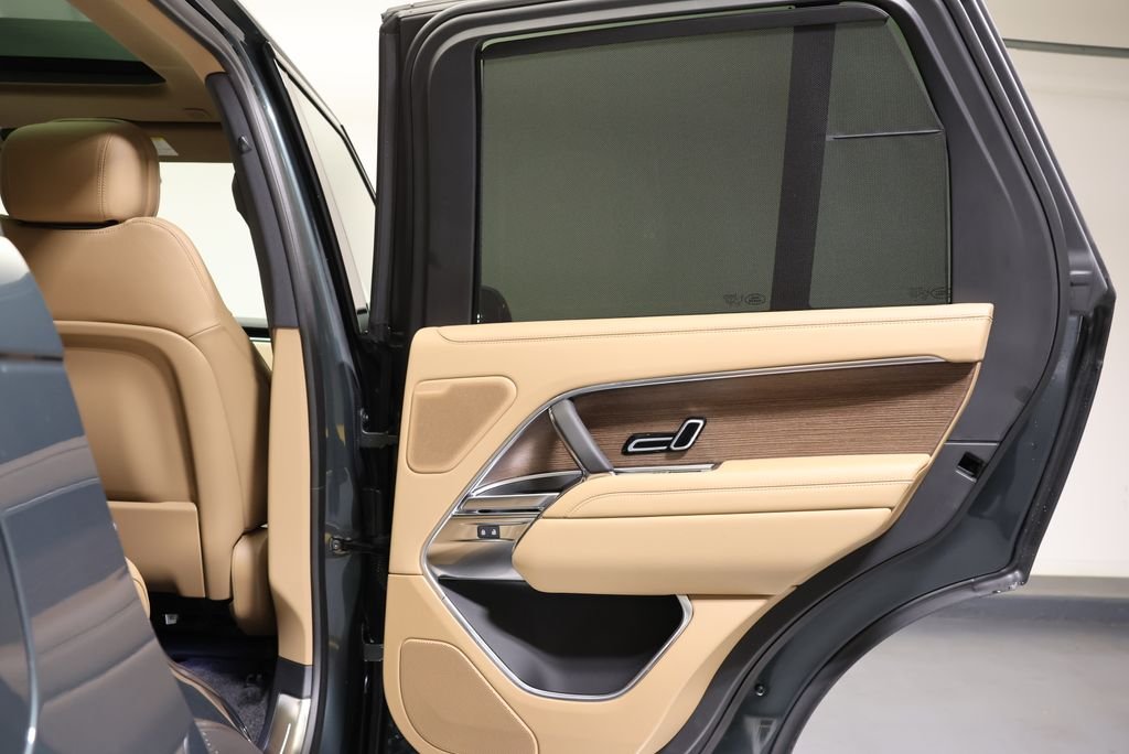 New 2026 Belgravia Green Land Rover SE image 41