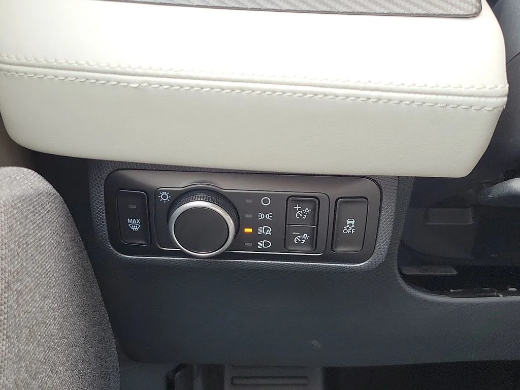 2025 Ford Mustang Mach-E Premium - Photo 14