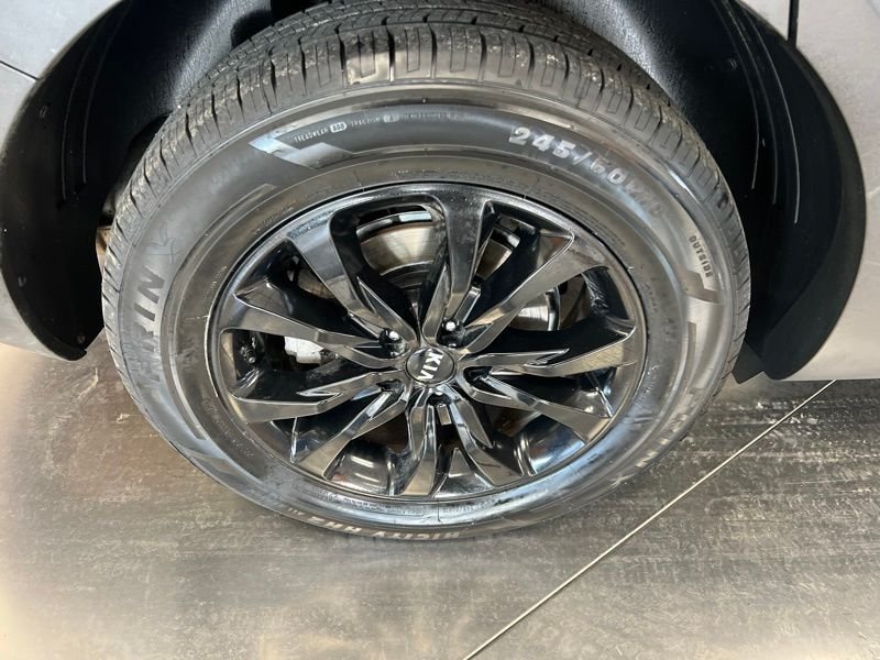 Used 2020 Purple Kia LX image 9