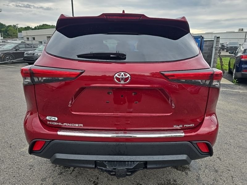 Used 2020 Red Toyota XLE image 6