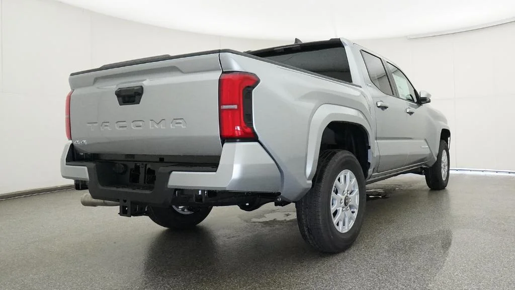 2026 Toyota Tacoma SR5 - Photo 7