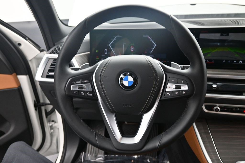 Used 2026 Alpine White BMW xDrive40i image 11