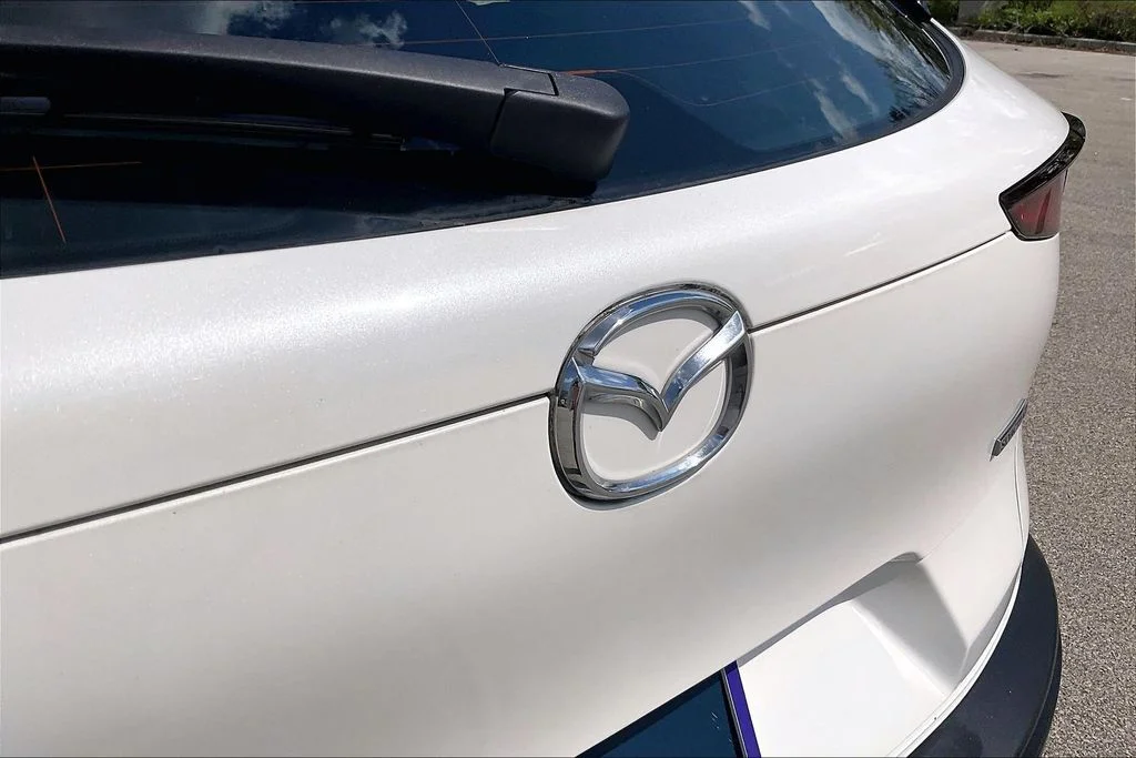 Used 2023 White Mazda 2.5 S image 8