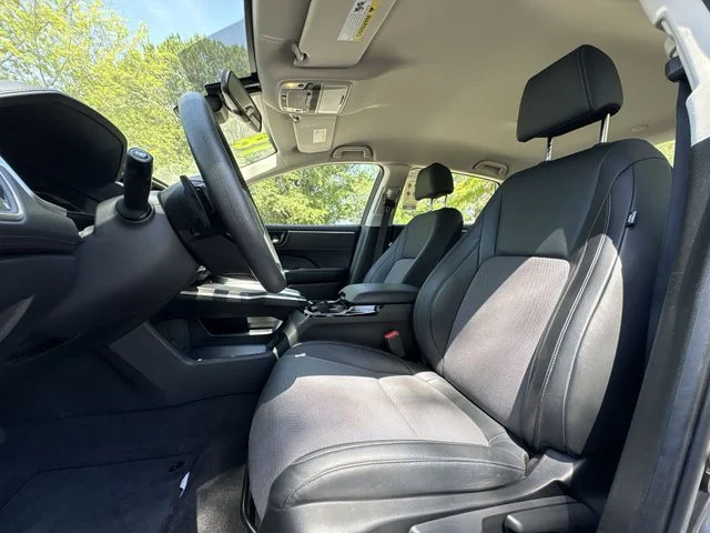 Used 2018  Honda Base image 11