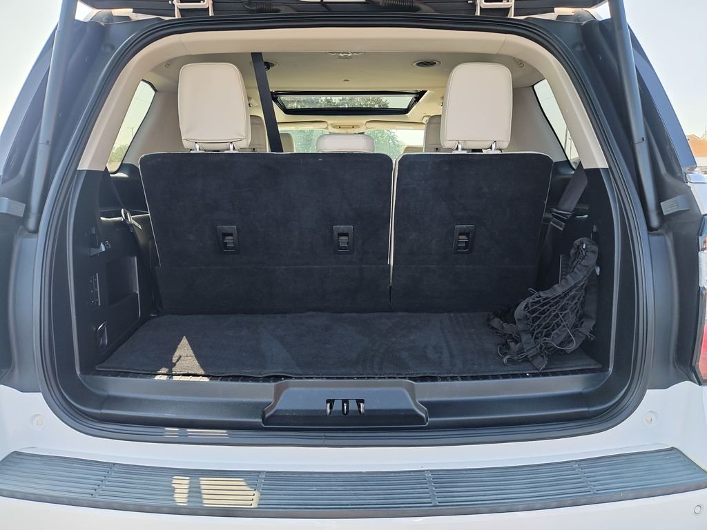 Used 2019 White Ford Platinum image 9