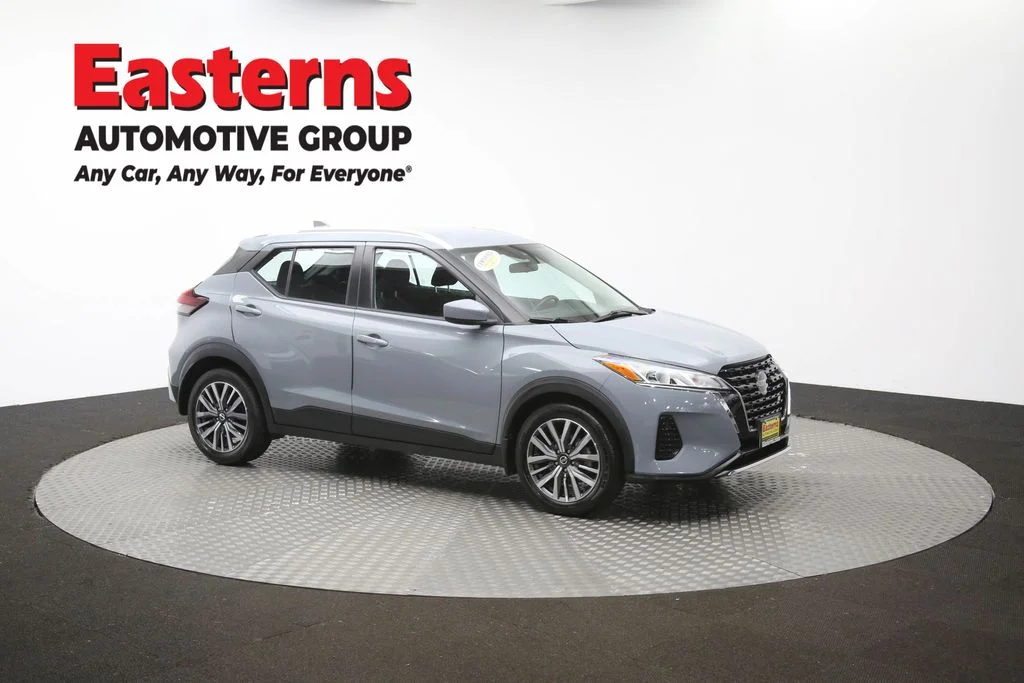 Used 2021 Gray Nissan SV image 47
